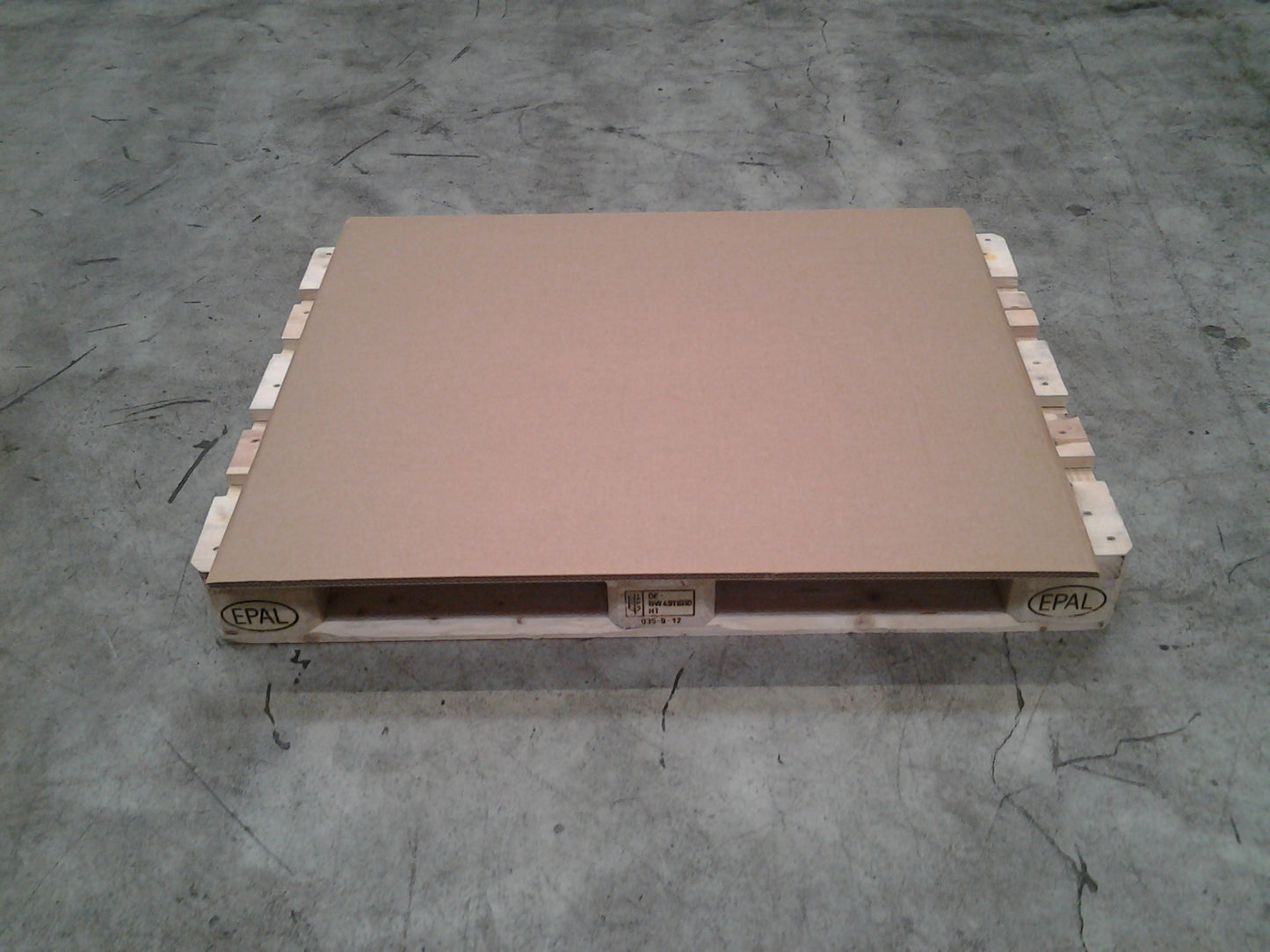 Format 1105 x 905 mm W3