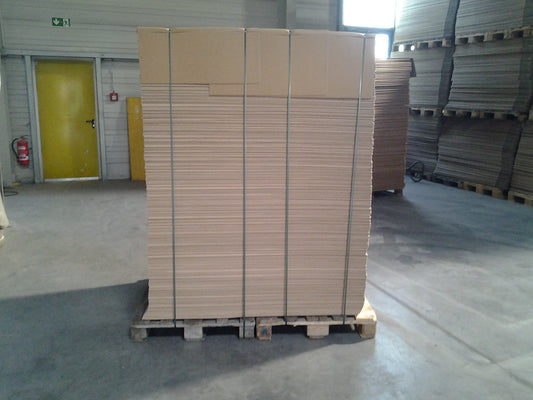 Endlos-Wellpappe 1400 mm x 374 m W2