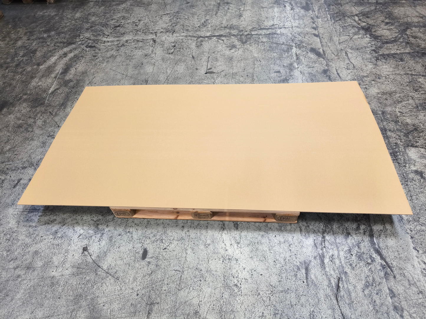 Format 2425 x 1285 mm W2