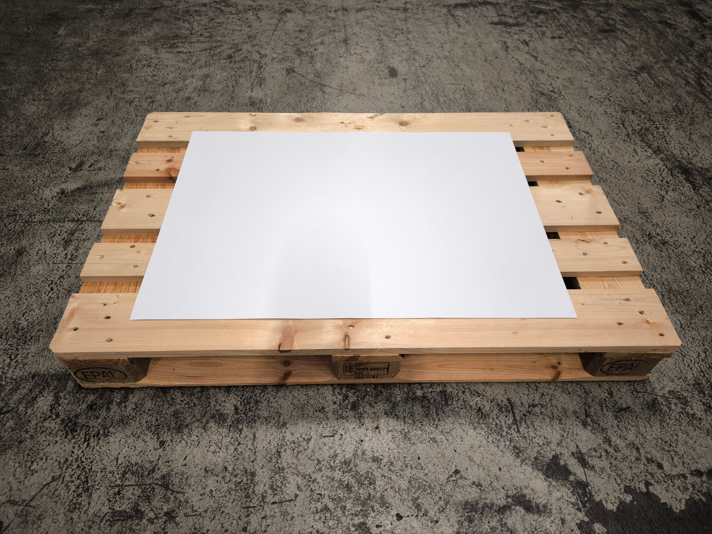Format 880 x 630 mm Vollpappe